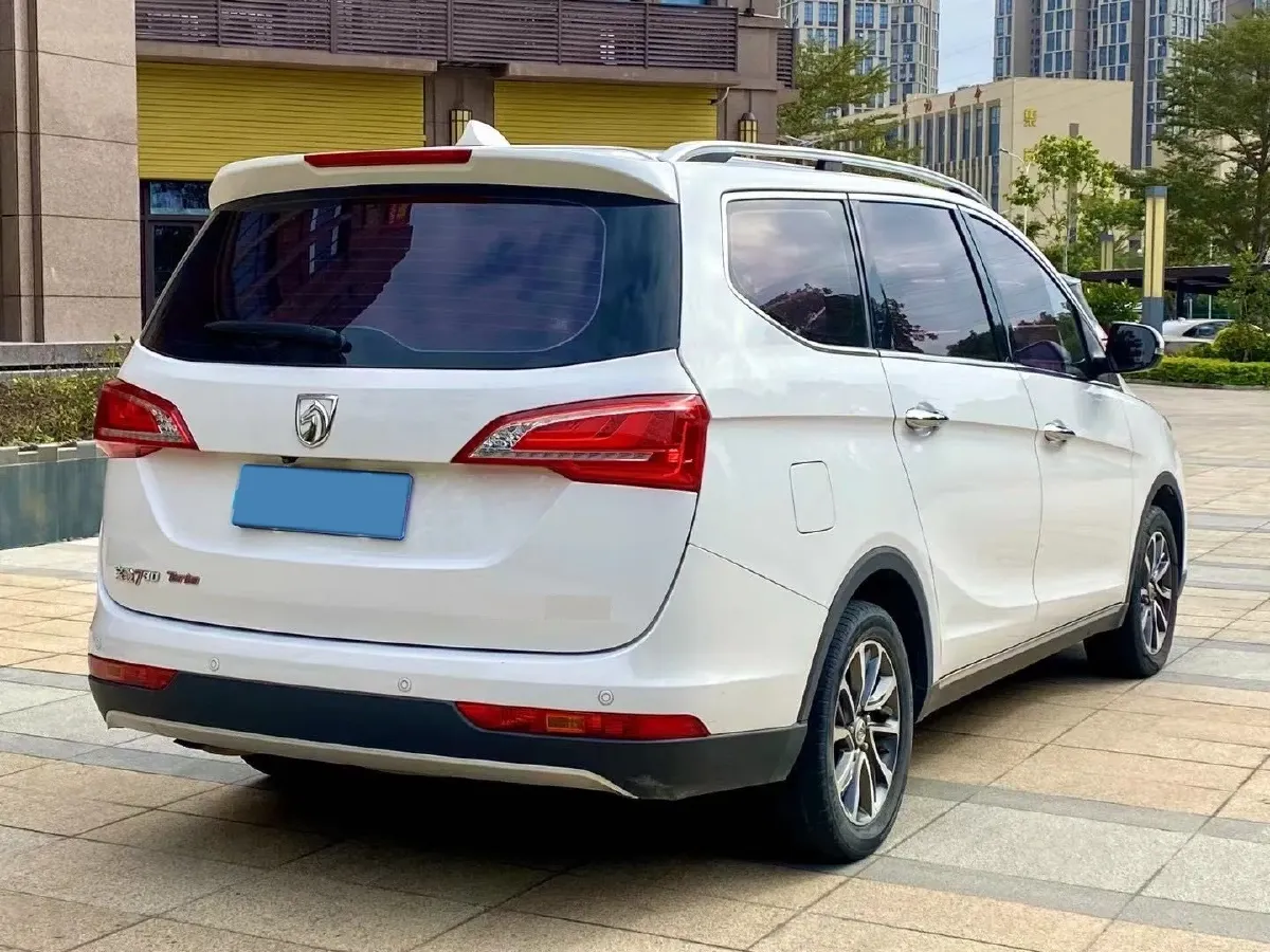 2017 BaoJun 730 1.5T 150HP L4 6MT,autocango,china used car exporter,china ev exporter,chinese used car exporter,chinese used ev exporter