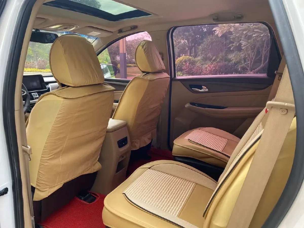 2017 BaoJun 730 1.5T 150HP L4 6MT,autocango,china used car exporter,china ev exporter,chinese used car exporter,chinese used ev exporter