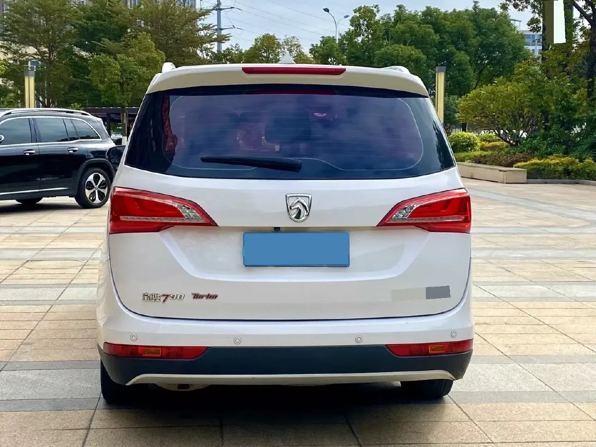 2017 BaoJun 730 1.5T 150HP L4 6MT,autocango,china used car exporter,china ev exporter,chinese used car exporter,chinese used ev exporter