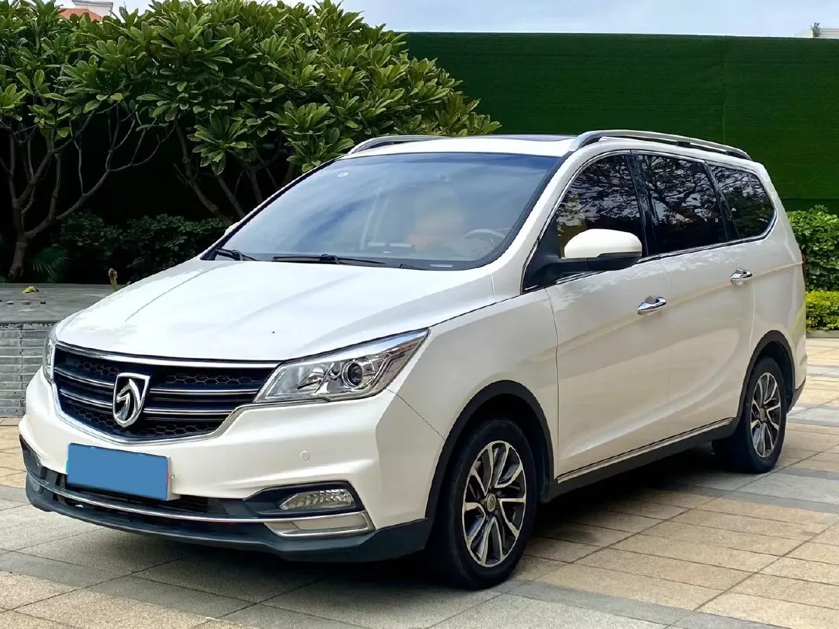 2017 BaoJun 730 1.5T 150HP L4 6MT,autocango,china used car exporter,china ev exporter,chinese used car exporter,chinese used ev exporter