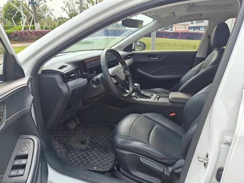 2023 Roewe i5 1.5L 129HP L4 CVT,autocango,china used car exporter,china ev exporter,chinese used car exporter,chinese used ev exporter