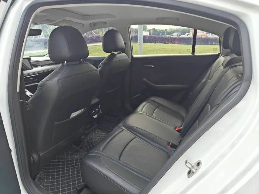 2023 Roewe i5 1.5L 129HP L4 CVT,autocango,china used car exporter,china ev exporter,chinese used car exporter,chinese used ev exporter