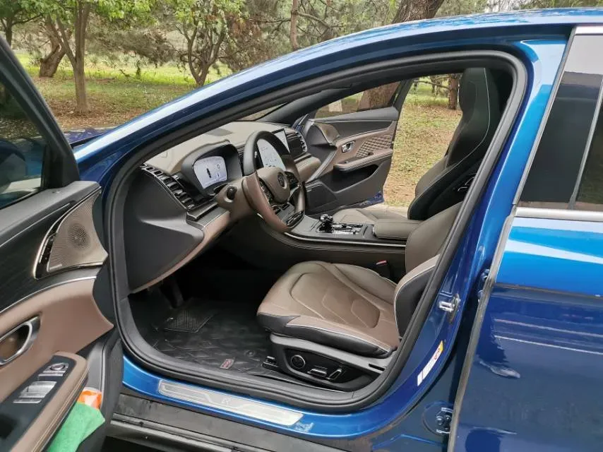 2022 Volkswagen Tiguan L 2.0T 186HP L4 7DCT,autocango,china used car exporter,china ev exporter,chinese used car exporter,chinese used ev exporter