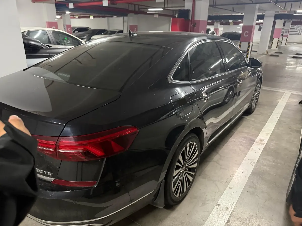 2020 Volkswagen Passat 2.0T 186HP L4 7DCT,autocango,china used car exporter,china ev exporter,chinese used car exporter,chinese used ev exporter