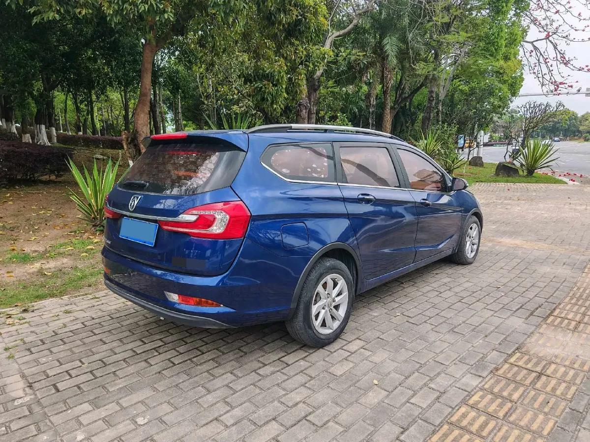 2017 BaoJun 310W 1.5L 112HP L4 6MT,autocango,china used car exporter,china ev exporter,chinese used car exporter,chinese used ev exporter