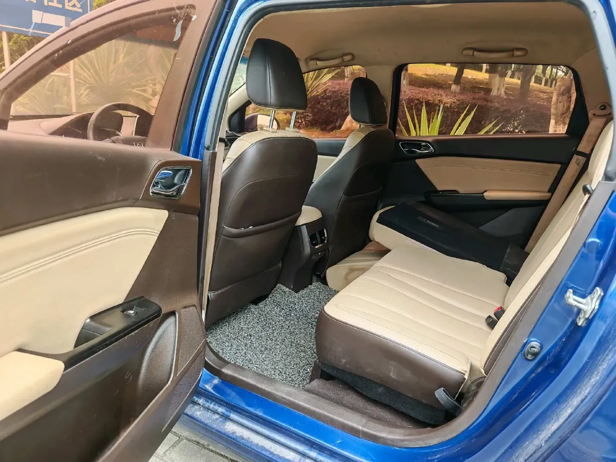 2017 BaoJun 310W 1.5L 112HP L4 6MT,autocango,china used car exporter,china ev exporter,chinese used car exporter,chinese used ev exporter