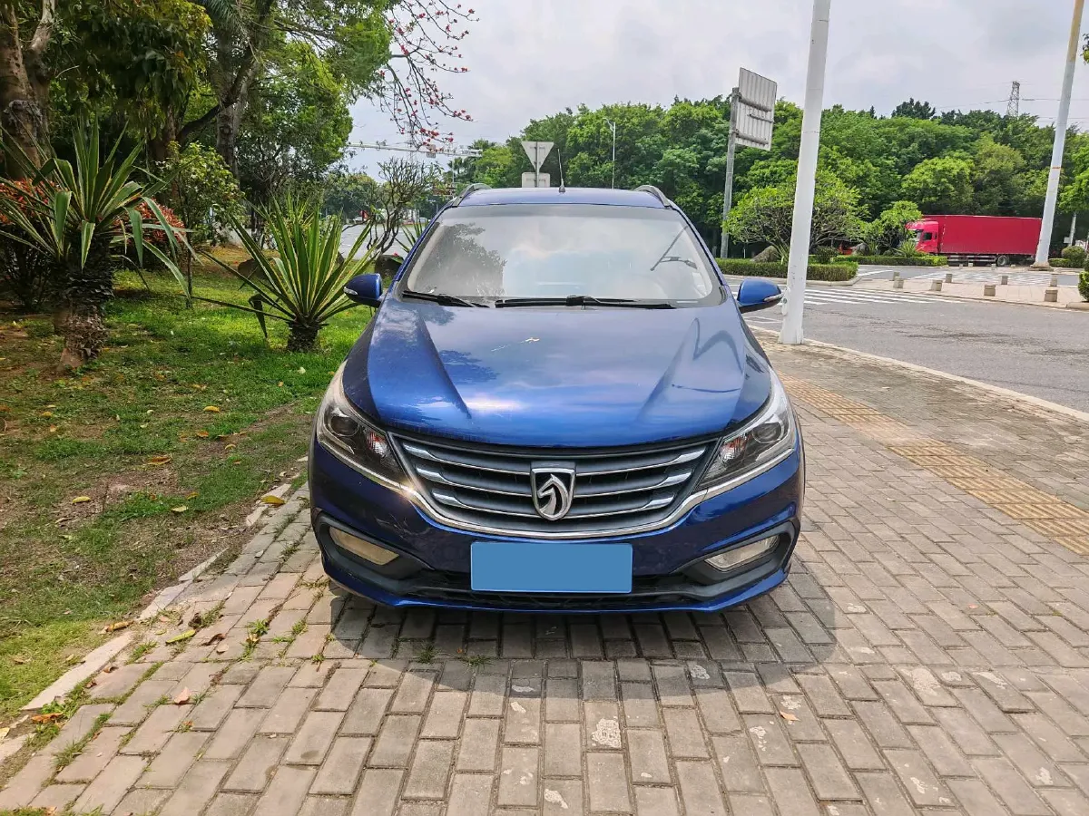 2017 BaoJun 310W 1.5L 112HP L4 6MT,autocango,china used car exporter,china ev exporter,chinese used car exporter,chinese used ev exporter