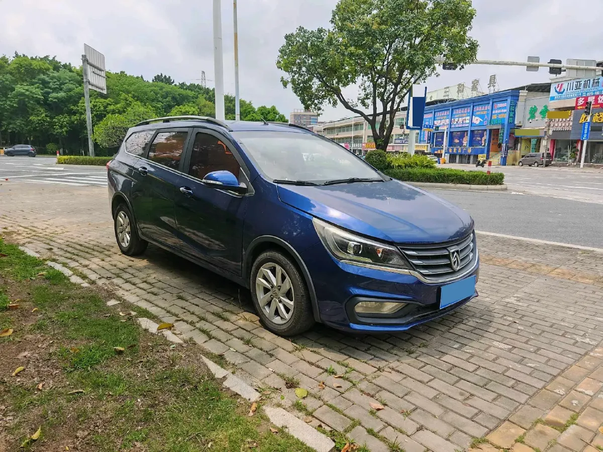 2017 BaoJun 310W 1.5L 112HP L4 6MT,autocango,china used car exporter,china ev exporter,chinese used car exporter,chinese used ev exporter