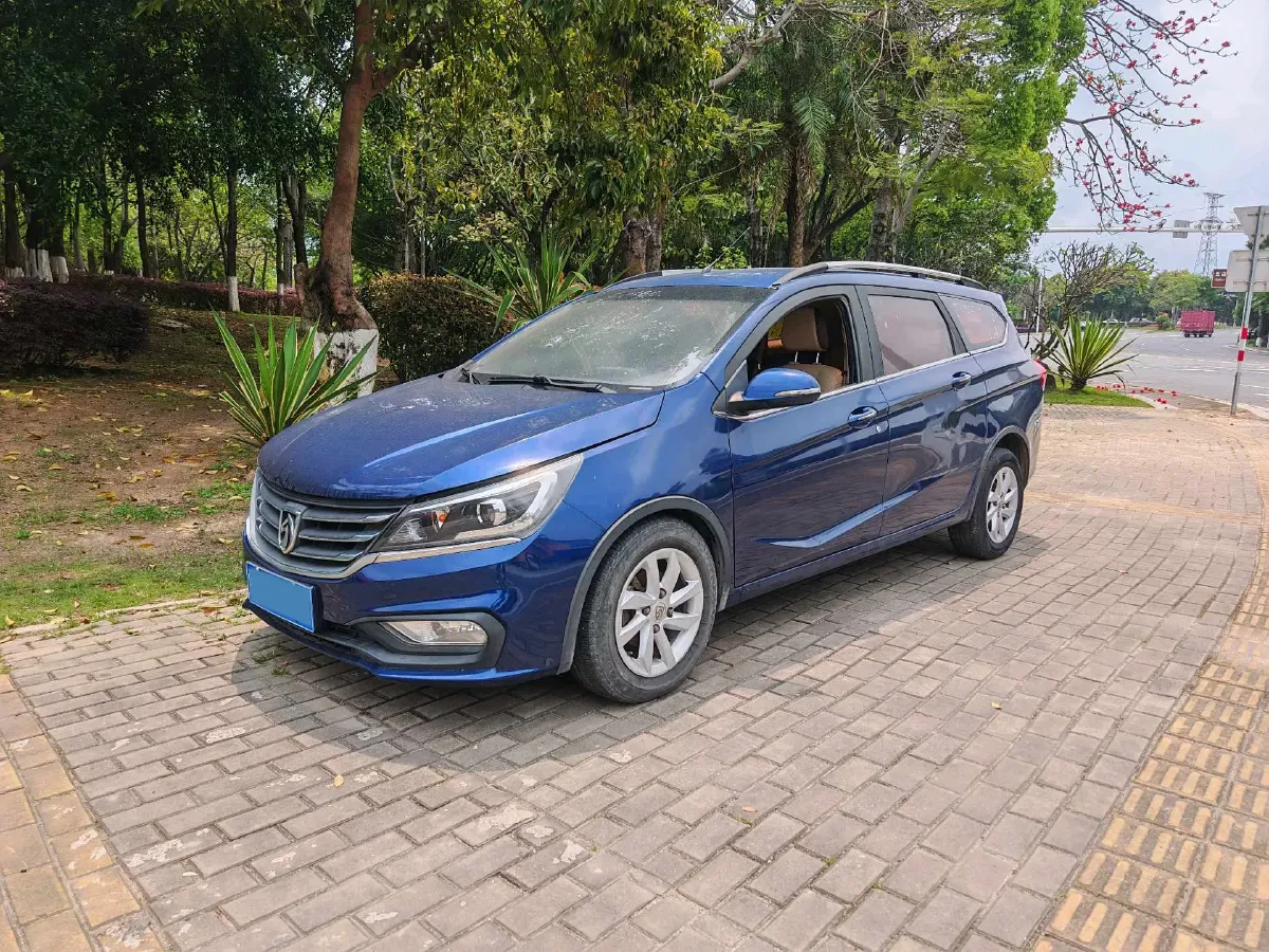 2017 BaoJun 310W 1.5L 112HP L4 6MT,autocango,china used car exporter,china ev exporter,chinese used car exporter,chinese used ev exporter