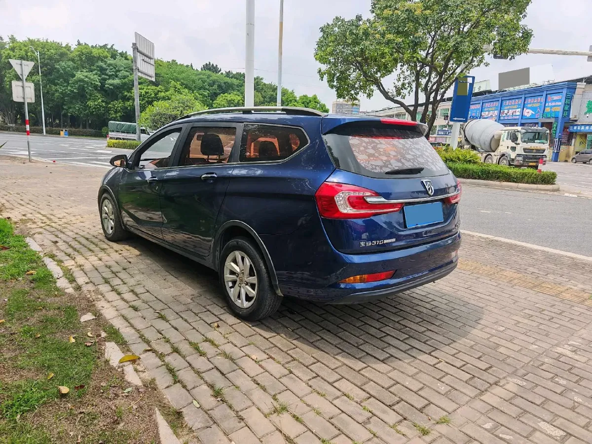 2017 BaoJun 310W 1.5L 112HP L4 6MT,autocango,china used car exporter,china ev exporter,chinese used car exporter,chinese used ev exporter