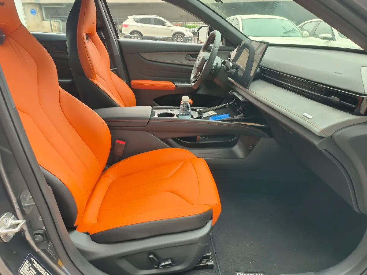 2025 ChangAn UNI-V 2.0T 245HP L4 8AT,autocango,china used car exporter,china ev exporter,chinese used car exporter,chinese used ev exporter