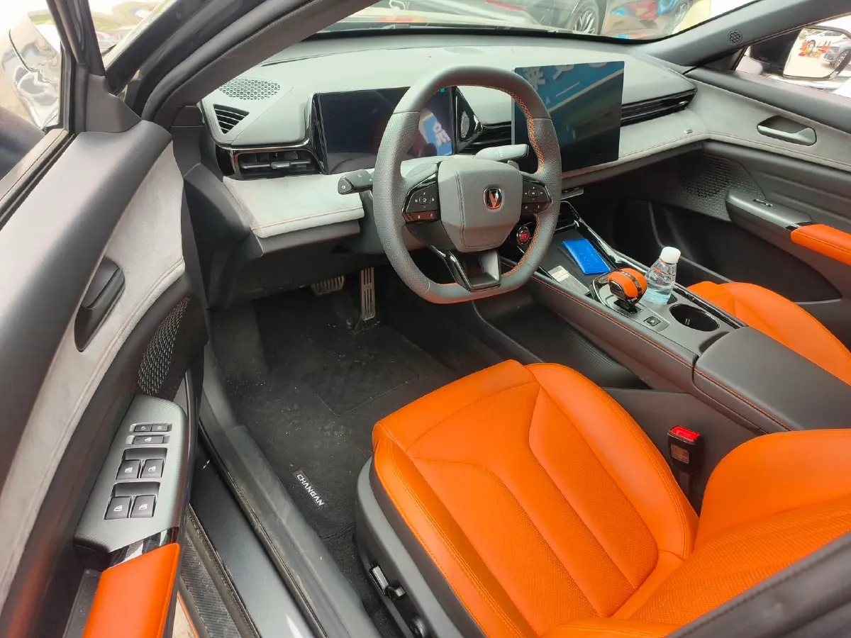 2025 ChangAn UNI-V 2.0T 245HP L4 8AT,autocango,china used car exporter,china ev exporter,chinese used car exporter,chinese used ev exporter