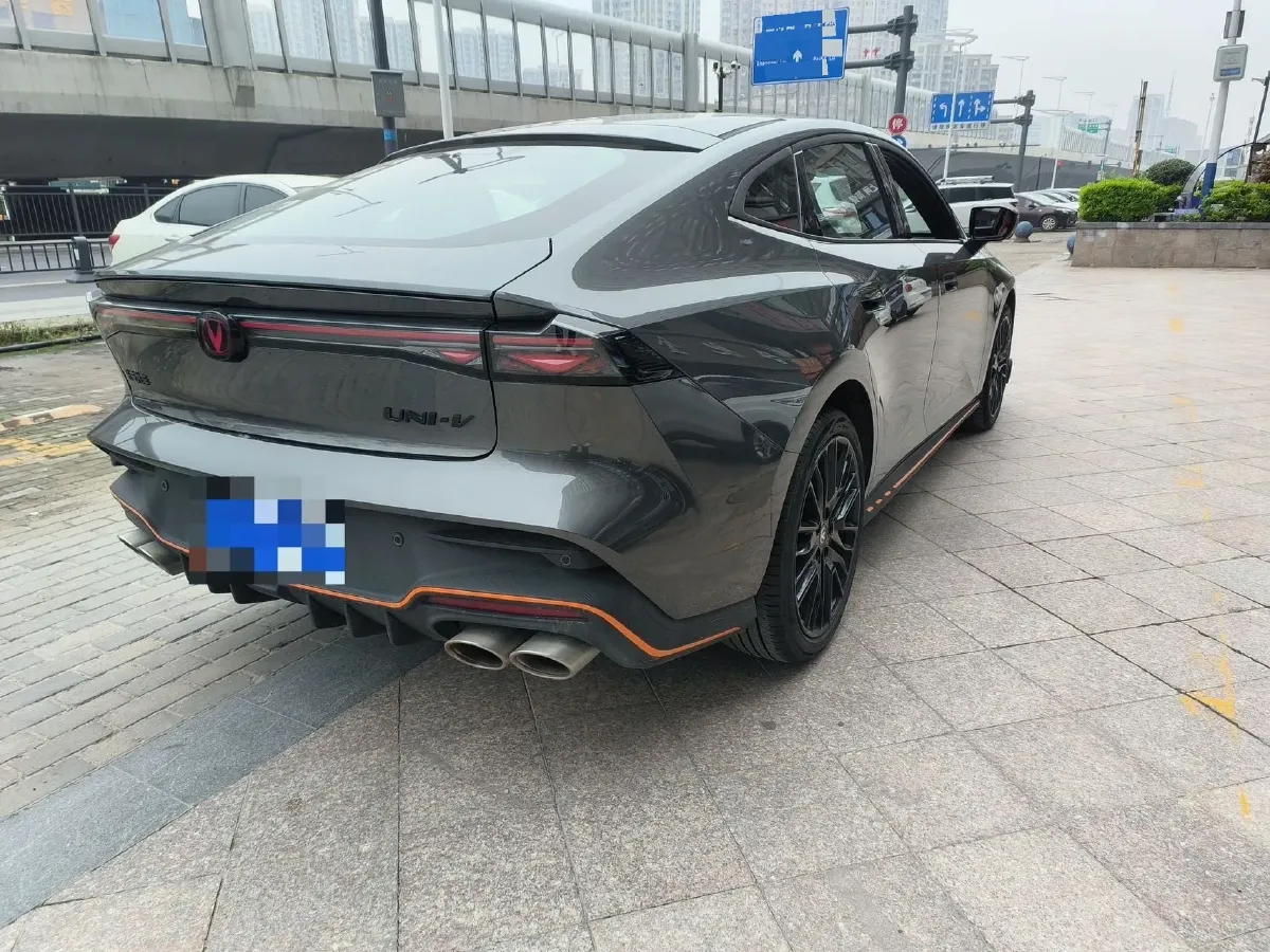 2025 ChangAn UNI-V 2.0T 245HP L4 8AT,autocango,china used car exporter,china ev exporter,chinese used car exporter,chinese used ev exporter