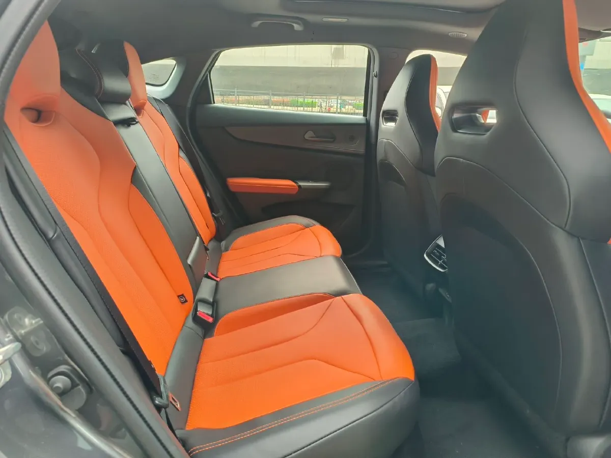 2025 ChangAn UNI-V 2.0T 245HP L4 8AT,autocango,china used car exporter,china ev exporter,chinese used car exporter,chinese used ev exporter