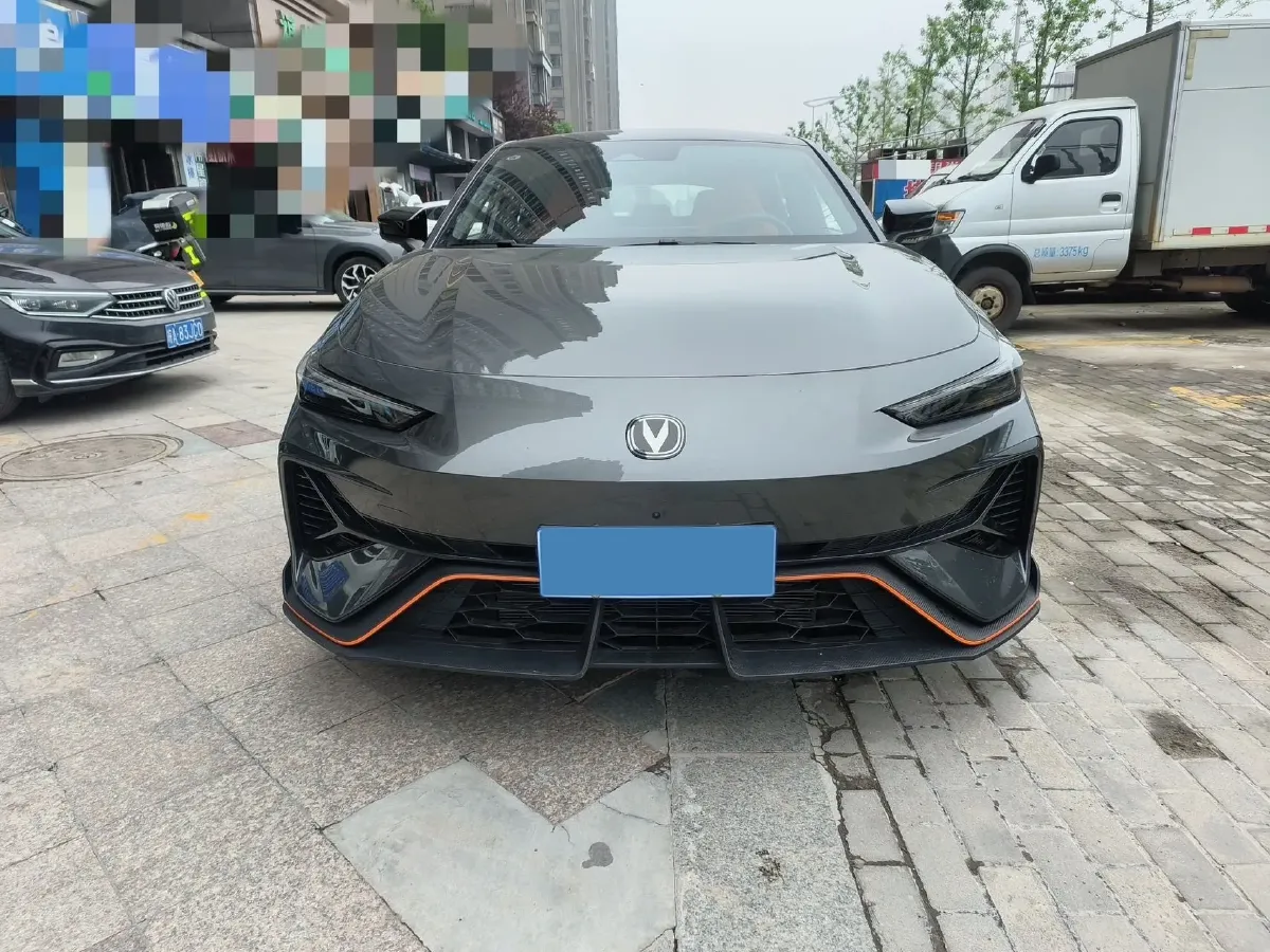 2025 ChangAn UNI-V 2.0T 245HP L4 8AT,autocango,china used car exporter,china ev exporter,chinese used car exporter,chinese used ev exporter