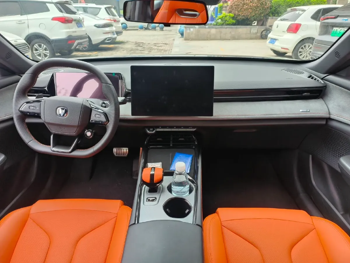 2025 ChangAn UNI-V 2.0T 245HP L4 8AT,autocango,china used car exporter,china ev exporter,chinese used car exporter,chinese used ev exporter