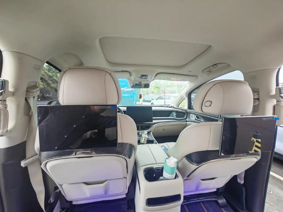 2025 Denza D9 1.5T 156HP L4 E-CVT PHEV 40KWH,autocango,china used car exporter,china ev exporter,chinese used car exporter,chinese used ev exporter