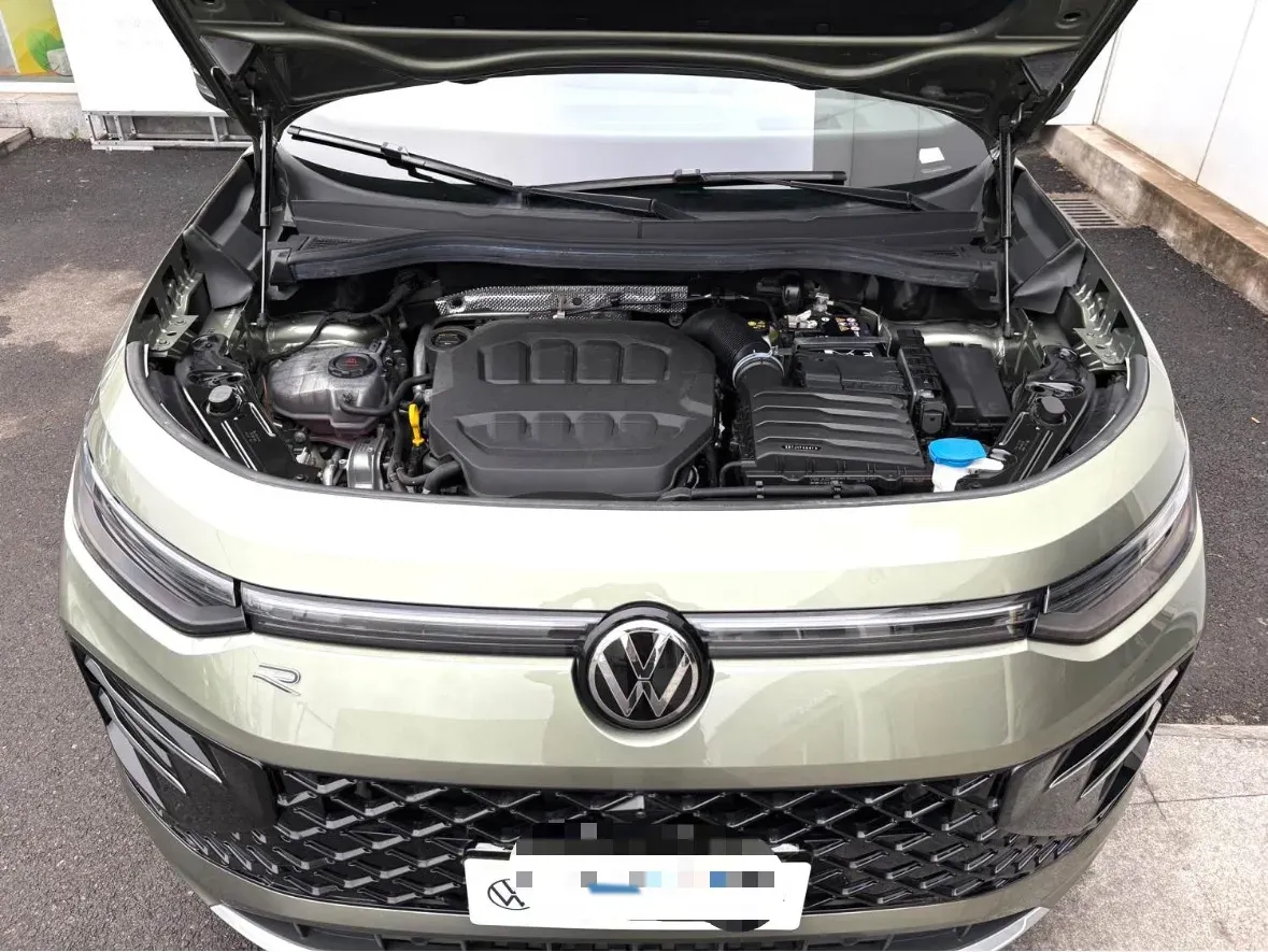 2025 Volkswagen Tayron 2.0T 220HP L4 7DCT,autocango,china used car exporter,china ev exporter,chinese used car exporter,chinese used ev exporter