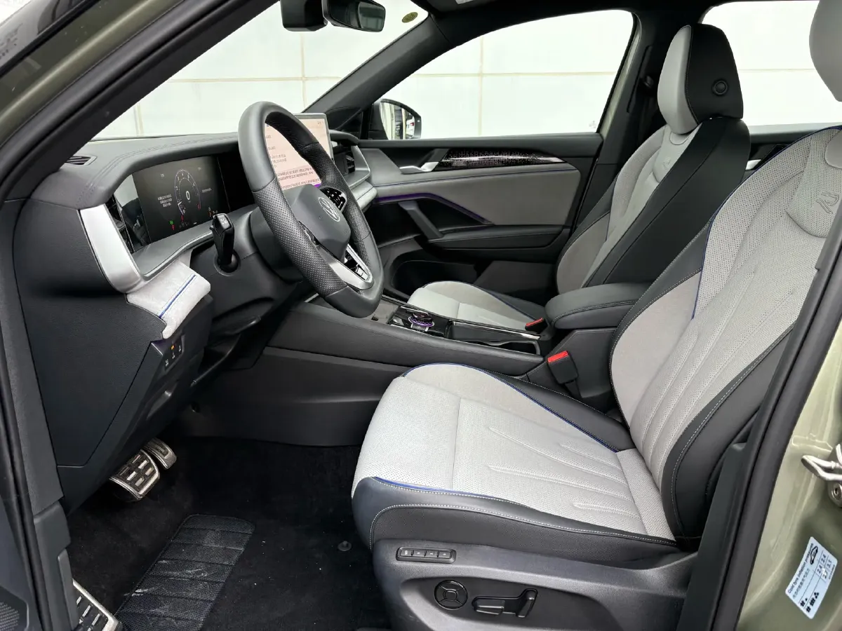 2025 Volkswagen Tayron 2.0T 220HP L4 7DCT,autocango,china used car exporter,china ev exporter,chinese used car exporter,chinese used ev exporter