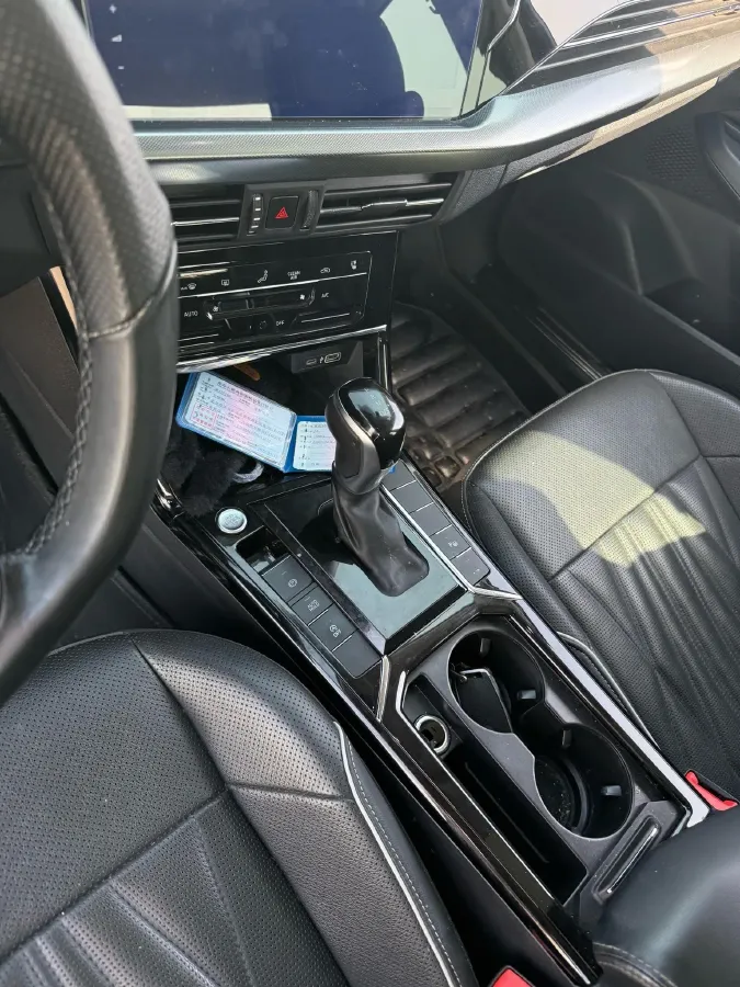 2023 Volkswagen Passat 2.0T 186HP L4 7DCT,autocango,china used car exporter,china ev exporter,chinese used car exporter,chinese used ev exporter