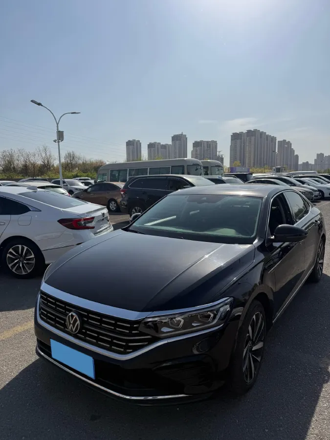 2023 Volkswagen Passat 2.0T 186HP L4 7DCT,autocango,china used car exporter,china ev exporter,chinese used car exporter,chinese used ev exporter