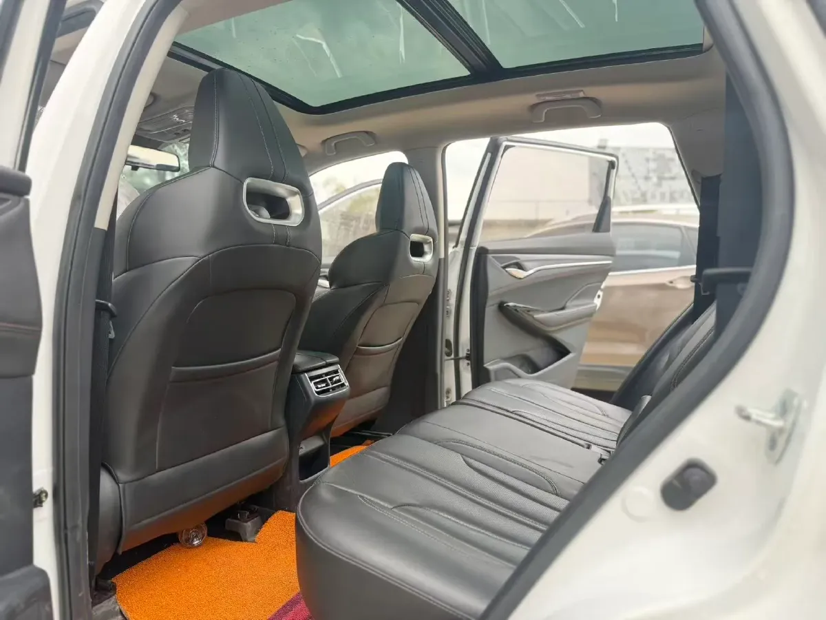 2022 ChangAn CS75 Plus 1.5T 178HP L4 6AT,autocango,china used car exporter,china ev exporter,chinese used car exporter,chinese used ev exporter