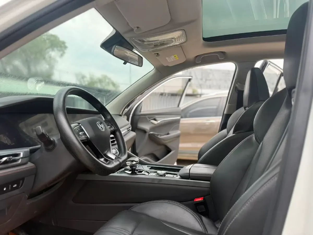 2022 ChangAn CS75 Plus 1.5T 178HP L4 6AT,autocango,china used car exporter,china ev exporter,chinese used car exporter,chinese used ev exporter