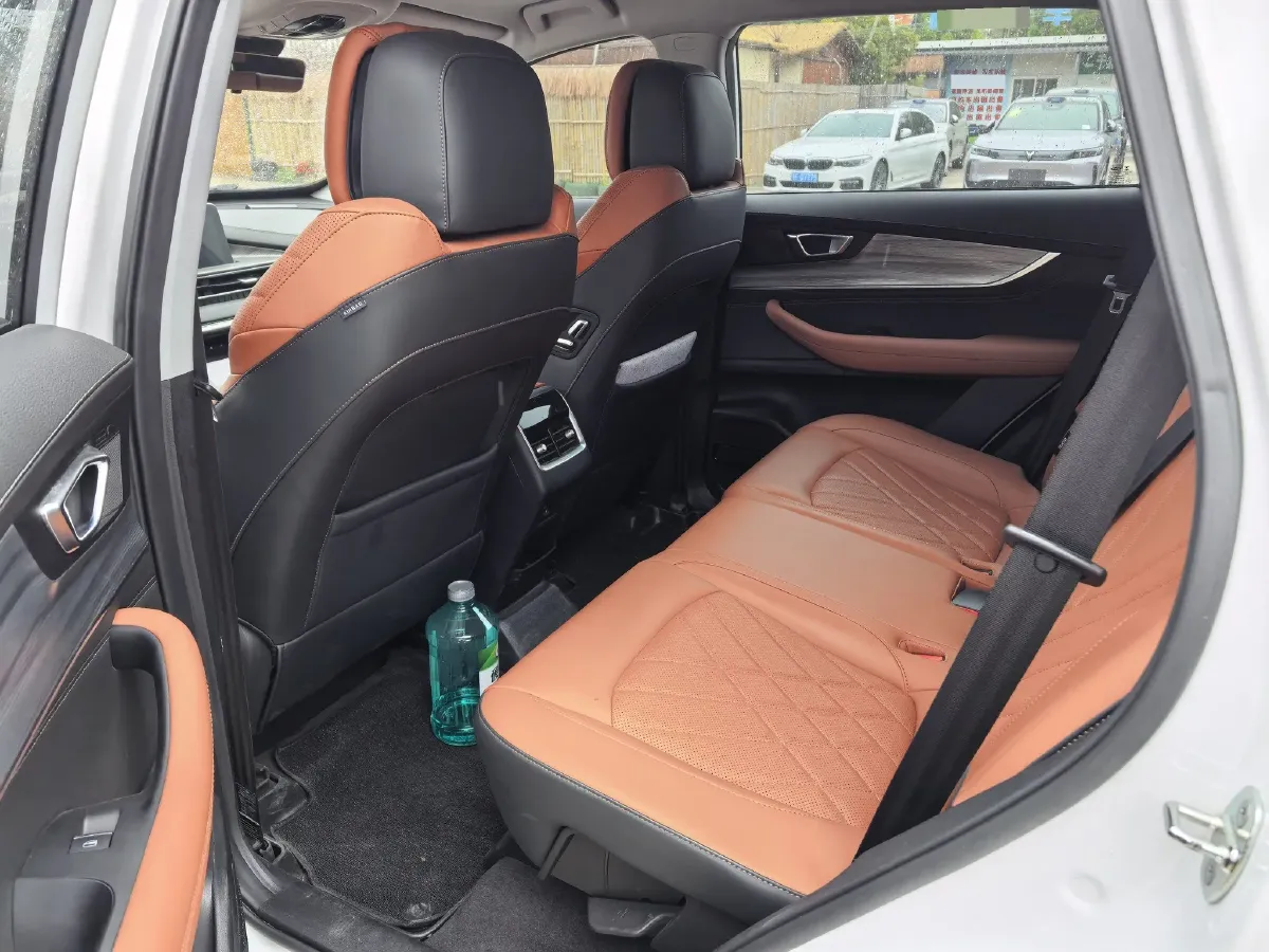 2022 Chery Tiggo 8 Plus 1.6T 197HP L4 7DCT,autocango,china used car exporter,china ev exporter,chinese used car exporter,chinese used ev exporter