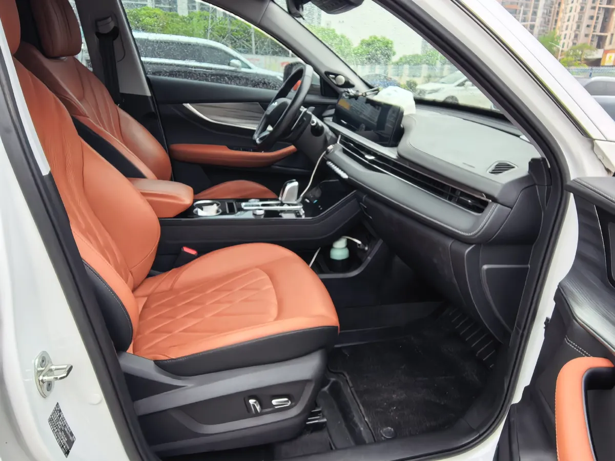 2022 Chery Tiggo 8 Plus 1.6T 197HP L4 7DCT,autocango,china used car exporter,china ev exporter,chinese used car exporter,chinese used ev exporter