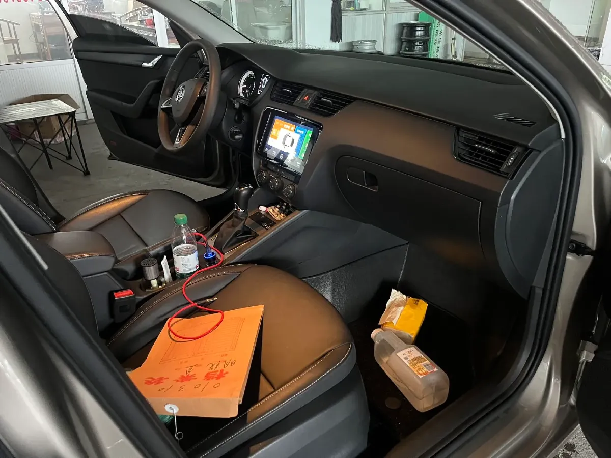 2021 Skoda Octavia 1.5L 113HP L4 6AT,autocango,china used car exporter,china ev exporter,chinese used car exporter,chinese used ev exporter