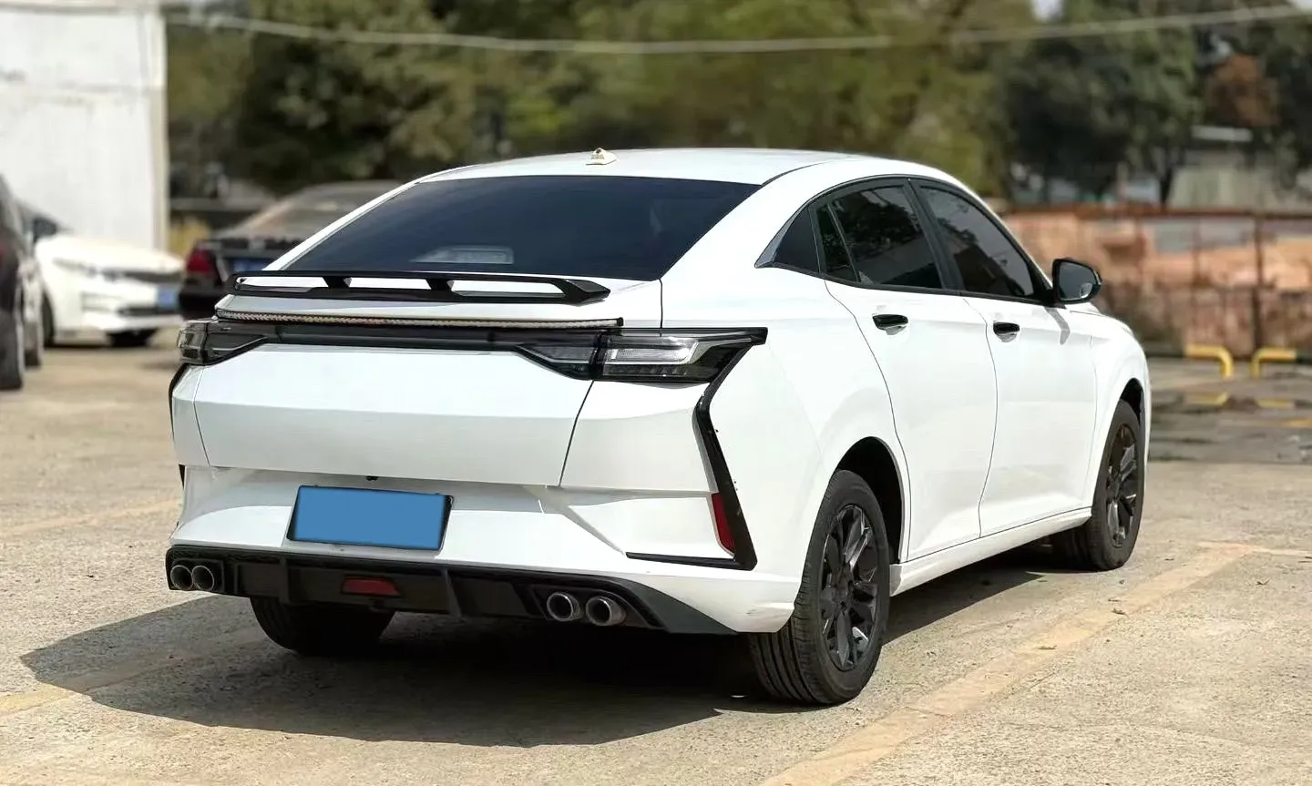 2023 DongFeng Aeolus YiXuan 1.5L 125HP L4 6DCT,autocango,china used car exporter,china ev exporter,chinese used car exporter,chinese used ev exporter