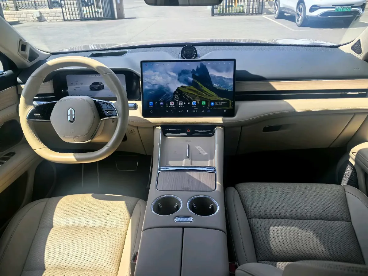 2025 AITO AITO M5 1.5T 152HP L4 REEV 42KWH,autocango,china used car exporter,china ev exporter,chinese used car exporter,chinese used ev exporter