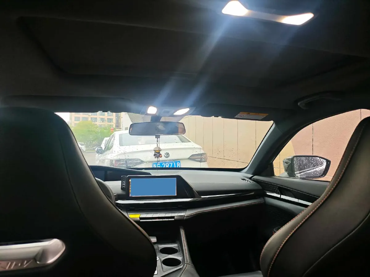 2023 ChangAn UNI-V 1.5T 188HP L4 7DCT,autocango,china used car exporter,china ev exporter,chinese used car exporter,chinese used ev exporter