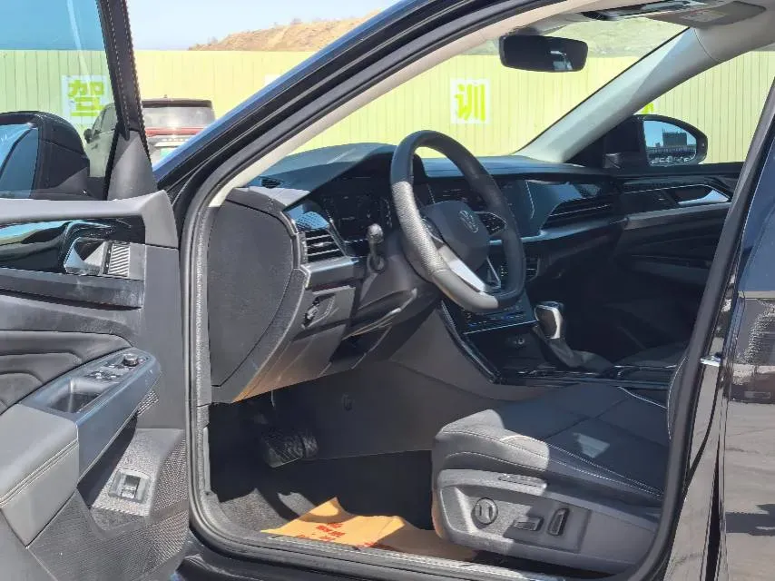 2024 Volkswagen Passat 2.0T 220HP L4 7DCT,autocango,china used car exporter,china ev exporter,chinese used car exporter,chinese used ev exporter