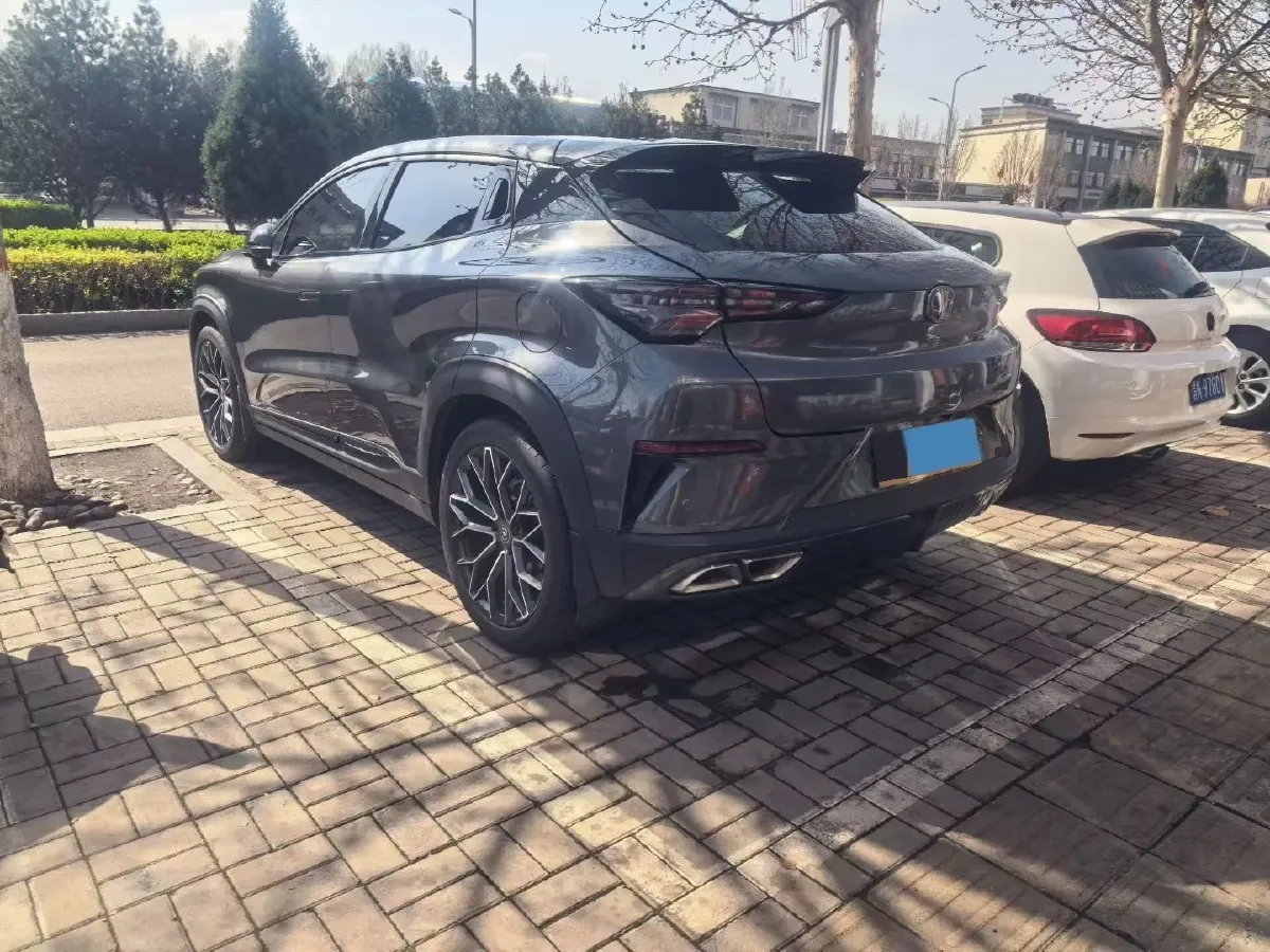 2022 ChangAn UNI-T 1.5T 188HP L4 7DCT,autocango,china used car exporter,china ev exporter,chinese used car exporter,chinese used ev exporter