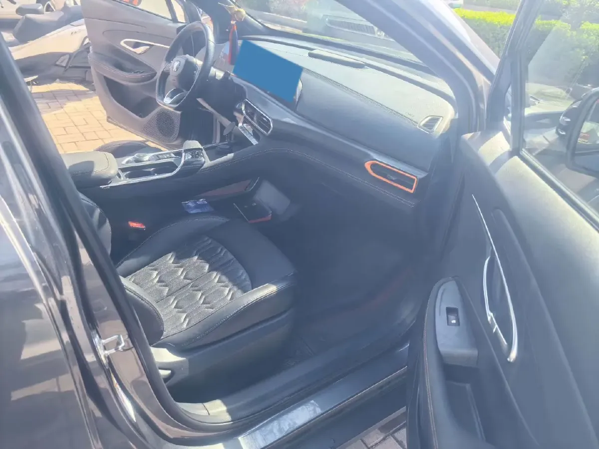 2022 ChangAn UNI-T 1.5T 188HP L4 7DCT,autocango,china used car exporter,china ev exporter,chinese used car exporter,chinese used ev exporter