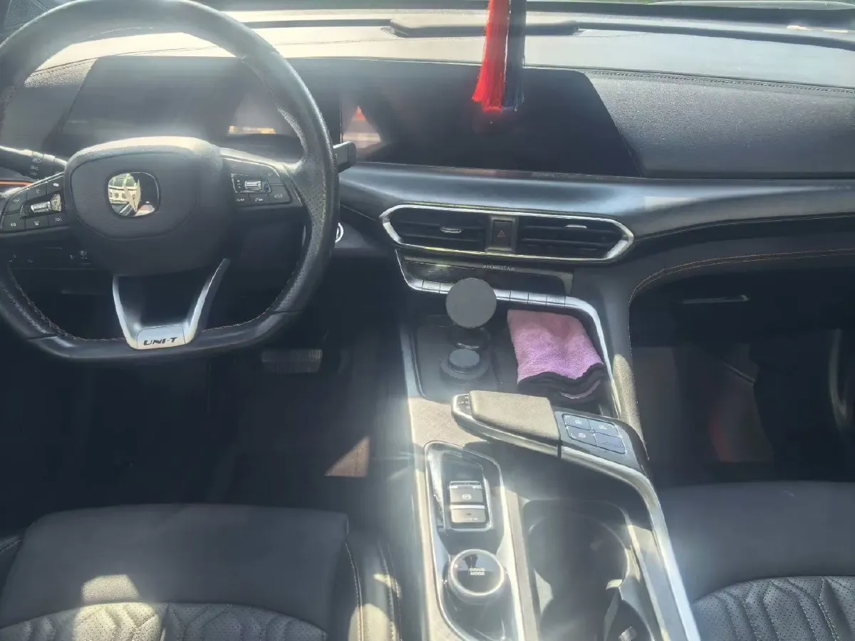 2022 ChangAn UNI-T 1.5T 188HP L4 7DCT,autocango,china used car exporter,china ev exporter,chinese used car exporter,chinese used ev exporter