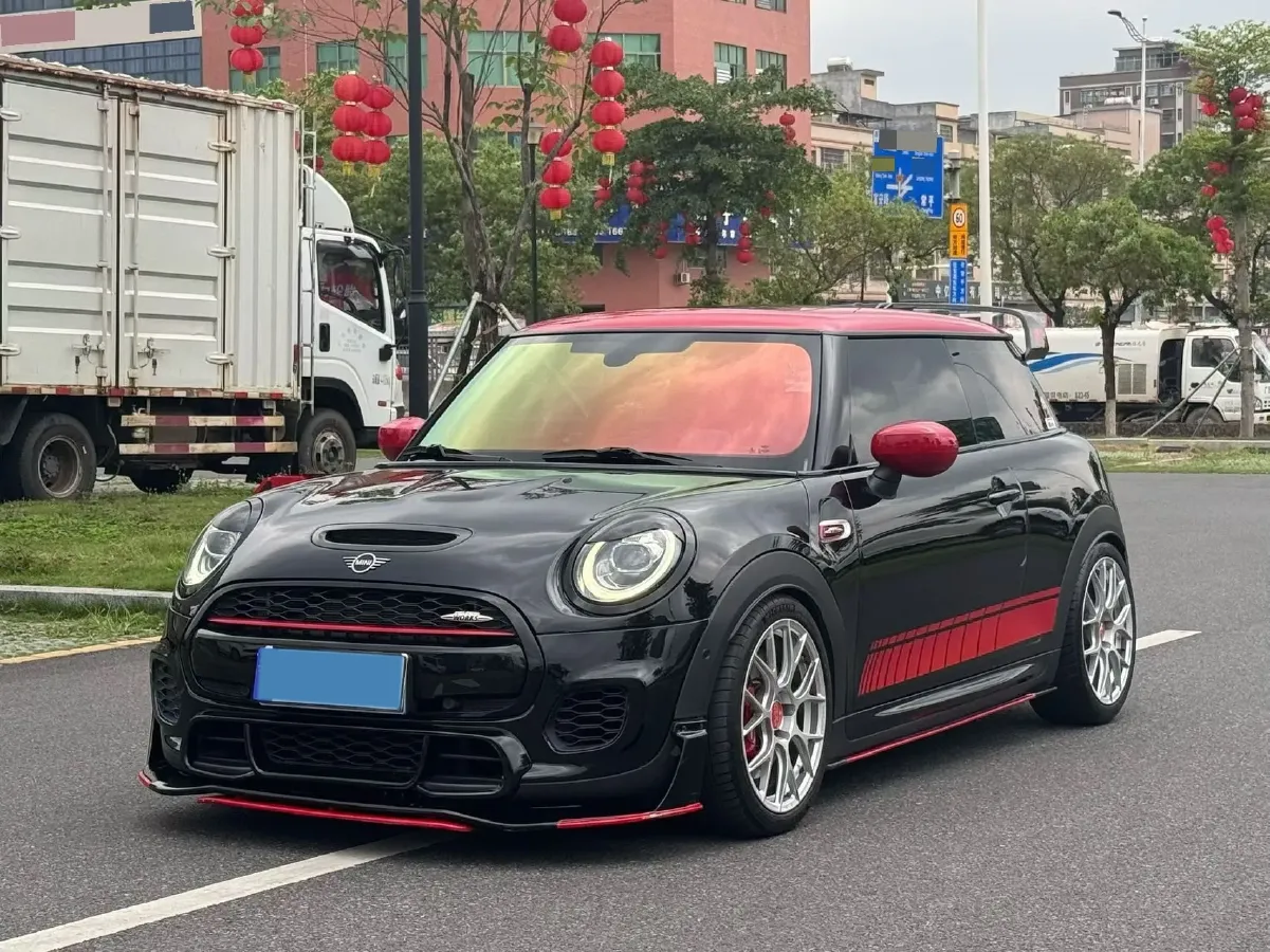 2020 MINI JCW 2.0T 231HP L4 8AT,autocango,china used car exporter,china ev exporter,chinese used car exporter,chinese used ev exporter