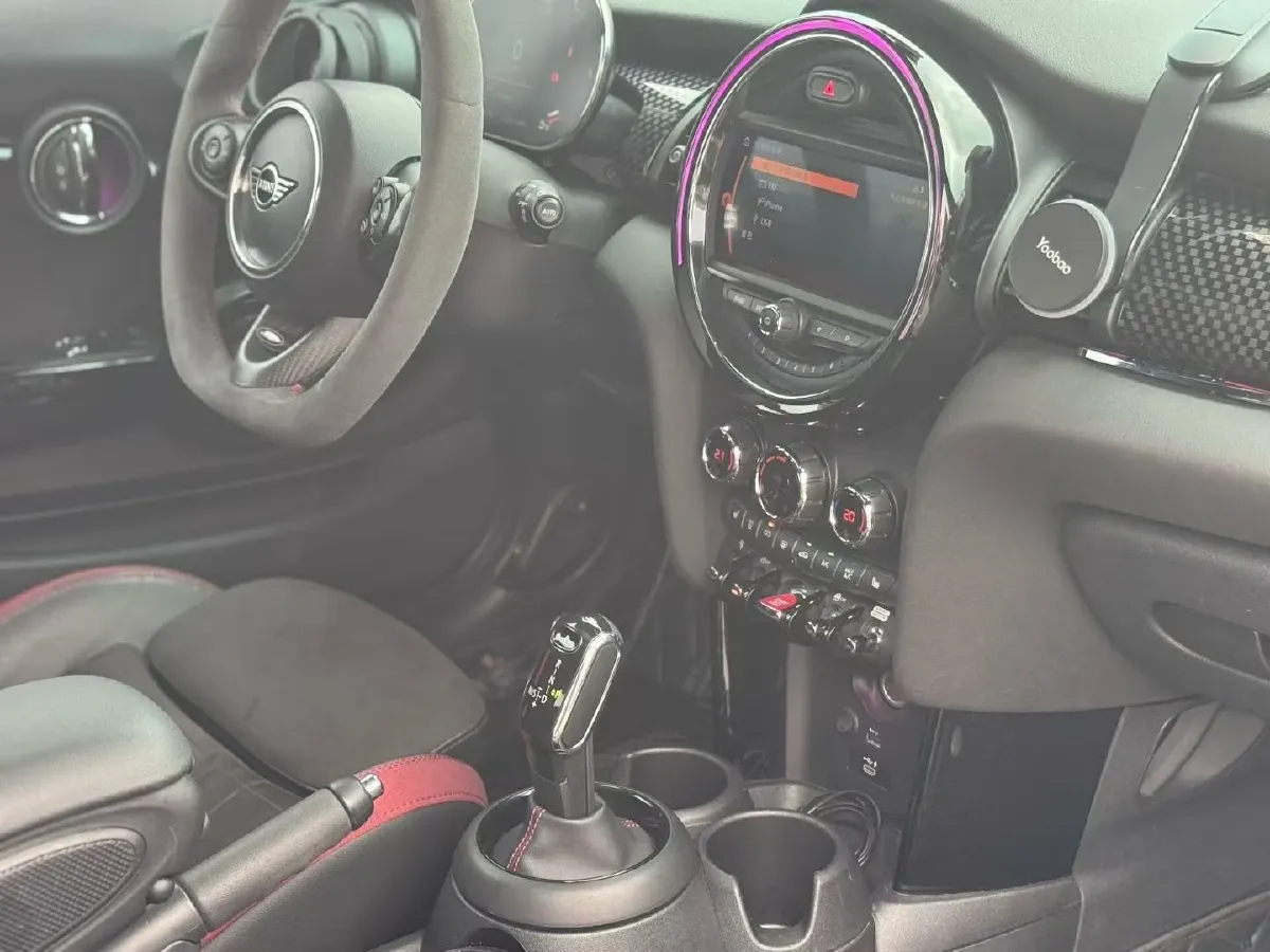 2020 MINI JCW 2.0T 231HP L4 8AT,autocango,china used car exporter,china ev exporter,chinese used car exporter,chinese used ev exporter