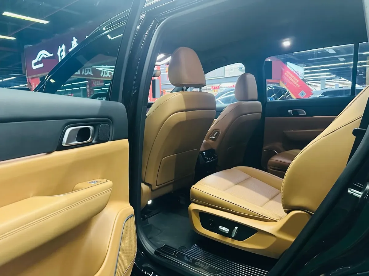 2021 Li ONE Range Extended 131HP REEV 40.5KWH,autocango,china used car exporter,china ev exporter,chinese used car exporter,chinese used ev exporter