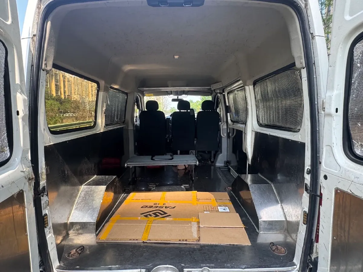 2020 MAXUS XinTu V80 2.5T 136HP L4 6MT,autocango,china used car exporter,china ev exporter,chinese used car exporter,chinese used ev exporter