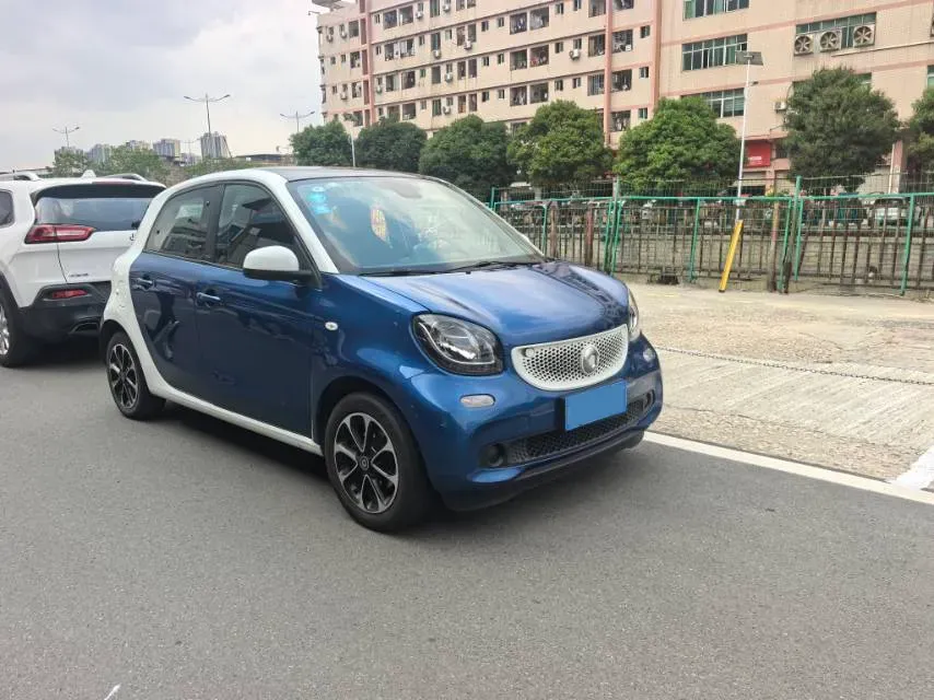 2016 Smart smart forfour 1.0L 71HP L3 6DCT,autocango,china used car exporter,china ev exporter,chinese used car exporter,chinese used ev exporter