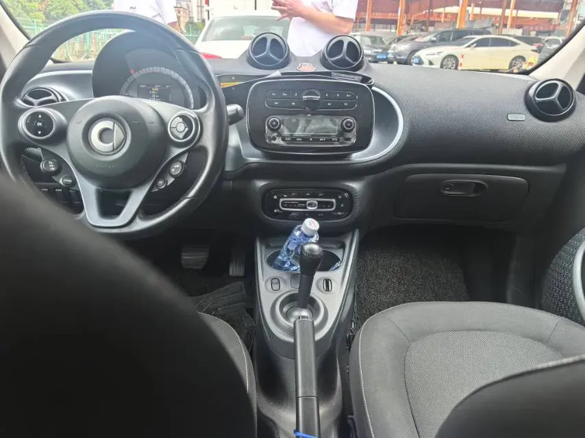 2016 Smart smart forfour 1.0L 71HP L3 6DCT,autocango,china used car exporter,china ev exporter,chinese used car exporter,chinese used ev exporter