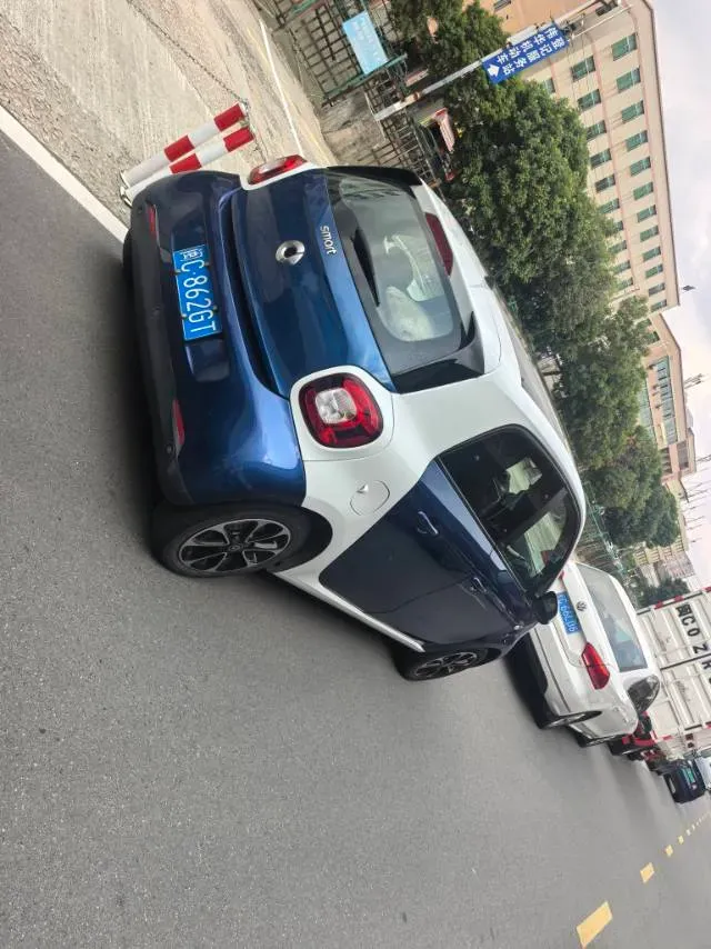 2016 Smart smart forfour 1.0L 71HP L3 6DCT,autocango,china used car exporter,china ev exporter,chinese used car exporter,chinese used ev exporter