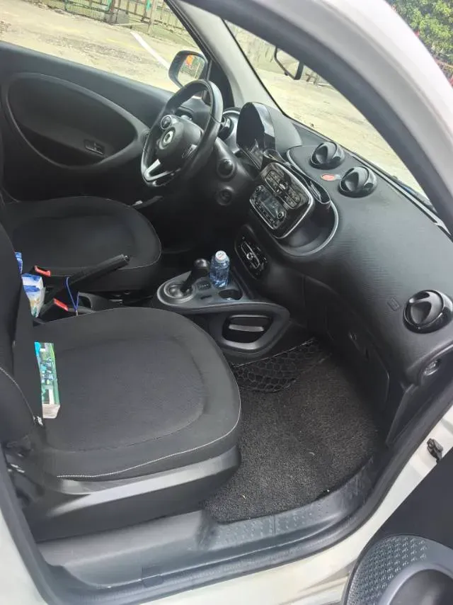 2016 Smart smart forfour 1.0L 71HP L3 6DCT,autocango,china used car exporter,china ev exporter,chinese used car exporter,chinese used ev exporter