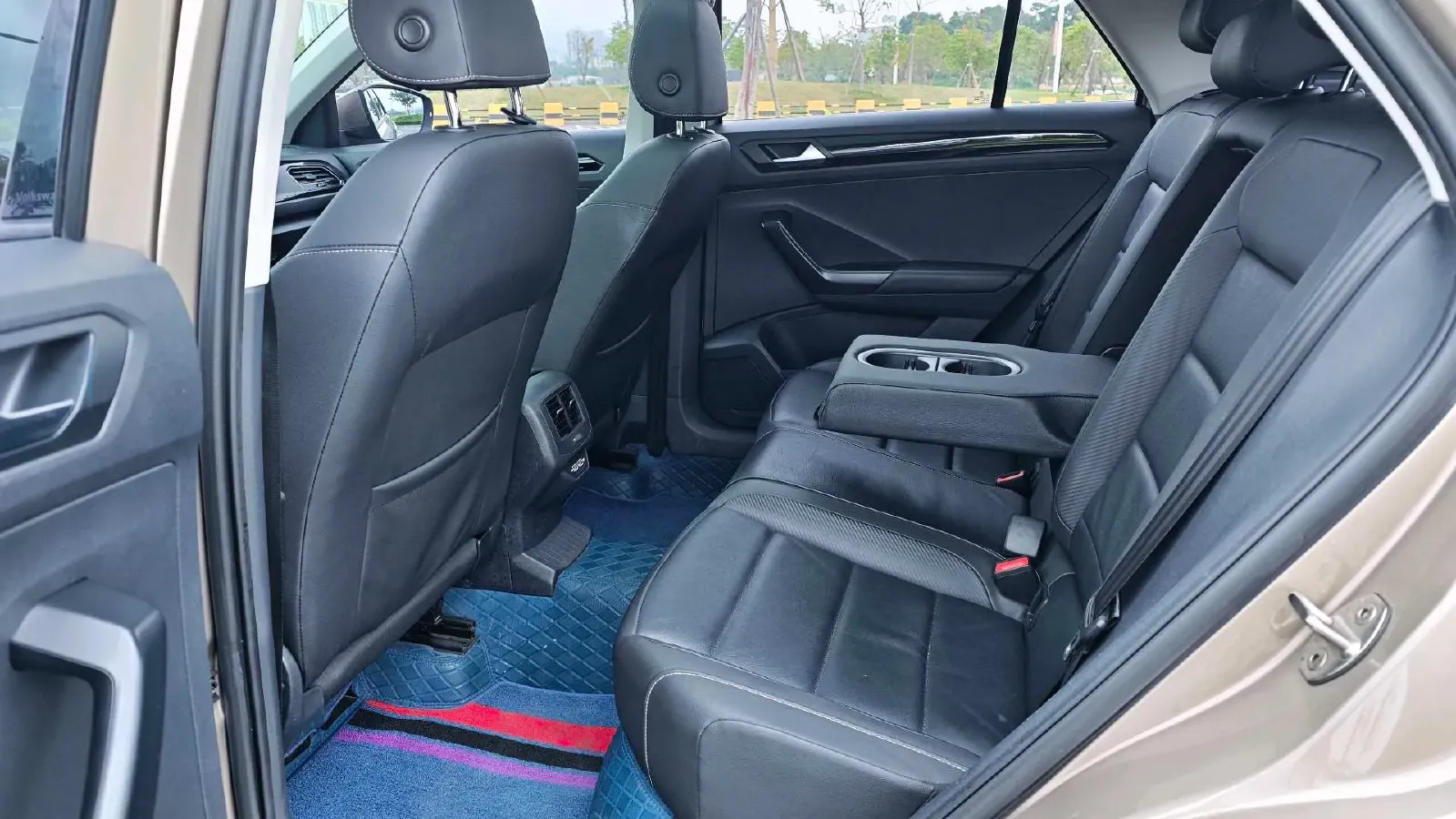 2020 Volkswagen T-Roc 1.4T 150HP L4 7DCT,autocango,china used car exporter,china ev exporter,chinese used car exporter,chinese used ev exporter