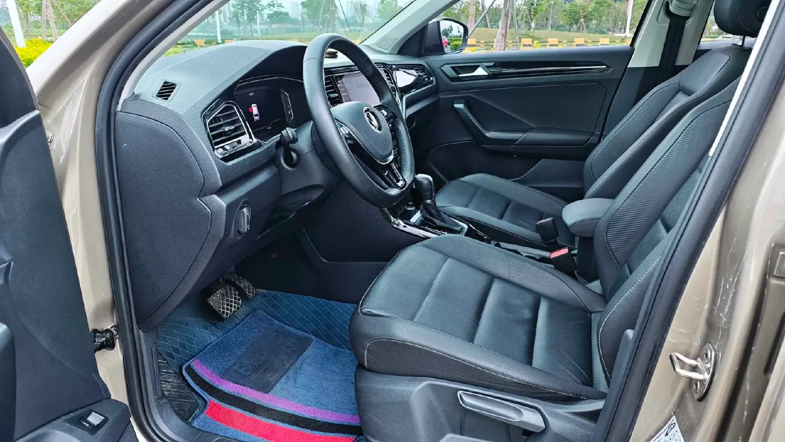 2020 Volkswagen T-Roc 1.4T 150HP L4 7DCT,autocango,china used car exporter,china ev exporter,chinese used car exporter,chinese used ev exporter