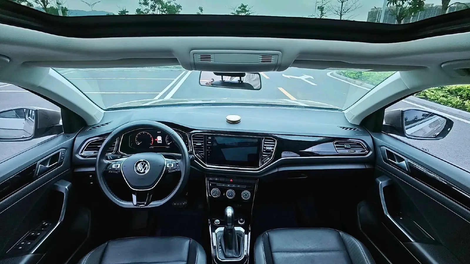 2020 Volkswagen T-Roc 1.4T 150HP L4 7DCT,autocango,china used car exporter,china ev exporter,chinese used car exporter,chinese used ev exporter