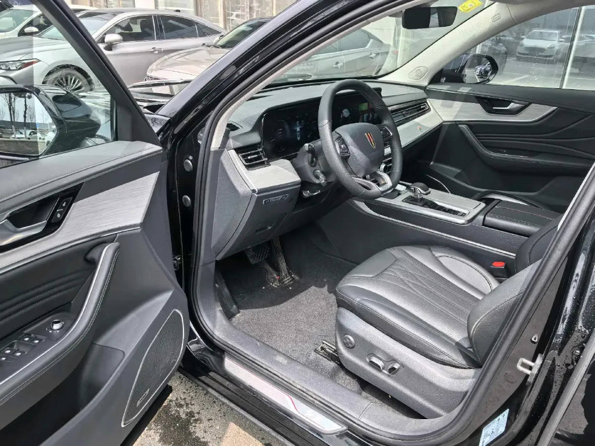 2025 HongQi HS5 2.0T 252HP L4 8AT,autocango,china used car exporter,china ev exporter,chinese used car exporter,chinese used ev exporter