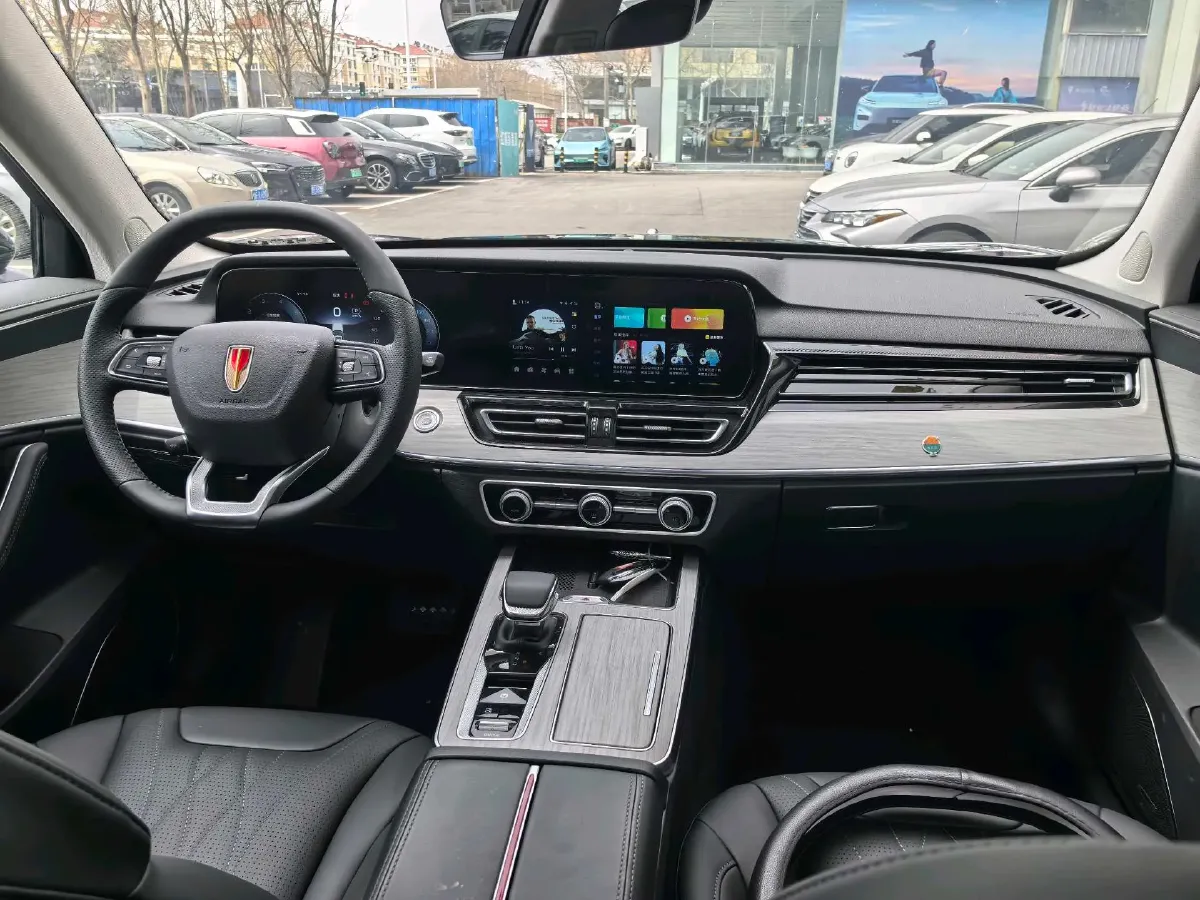 2025 HongQi HS5 2.0T 252HP L4 8AT,autocango,china used car exporter,china ev exporter,chinese used car exporter,chinese used ev exporter